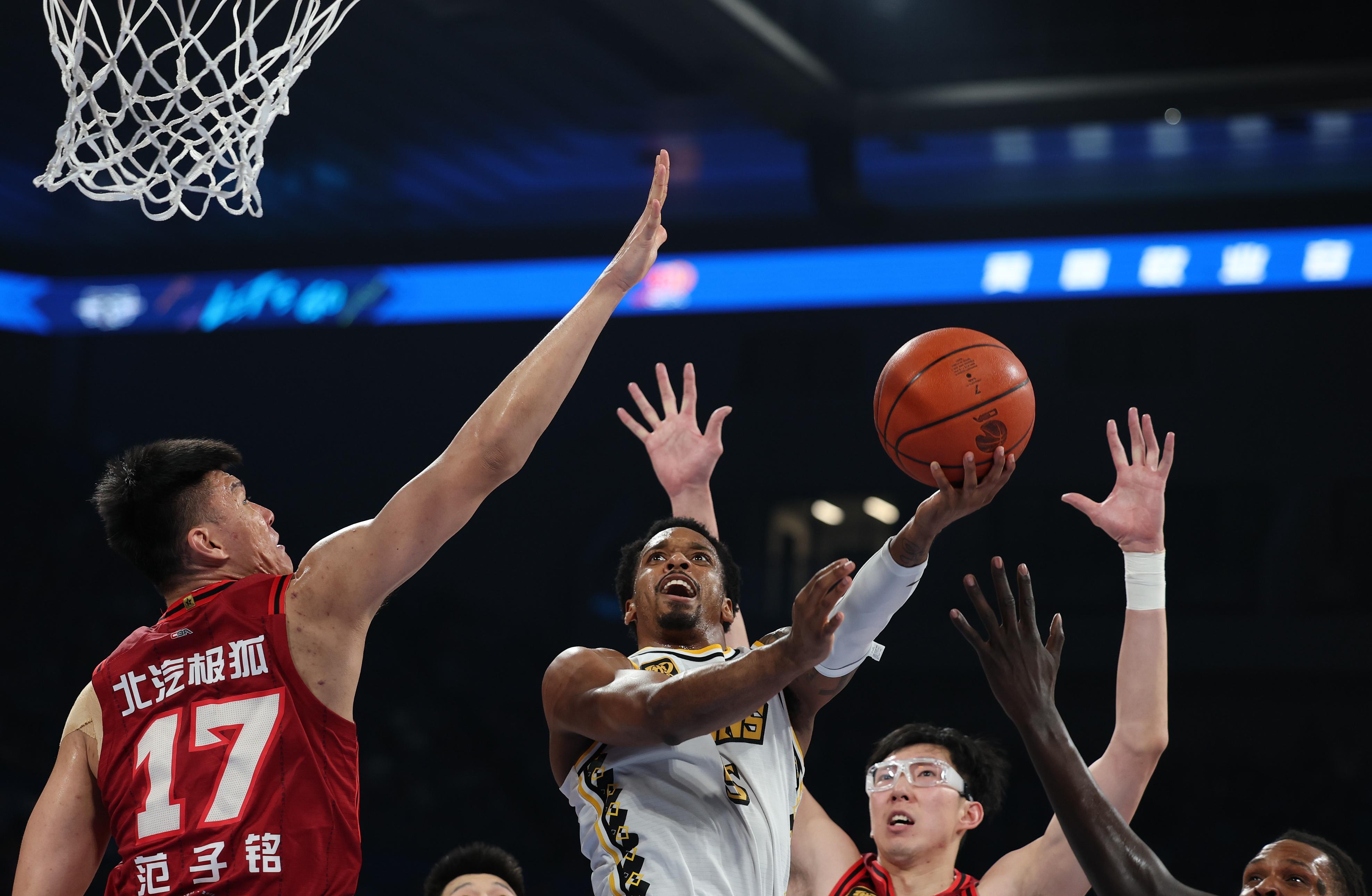 CBA常规赛倒计时，布莱顿国际比赛日队长鼓劲，细节引发关注，球迷炸锅，阵容厚度经受考验的简单介绍