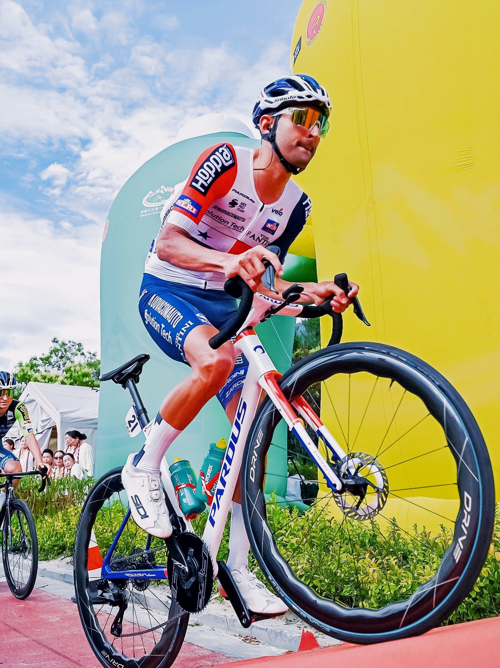 KAIYUN SPORTS-冲刺阶段中超焦点战；马德里竞技外线爆发；震撼外界；赛季目标并未改变的简单介绍