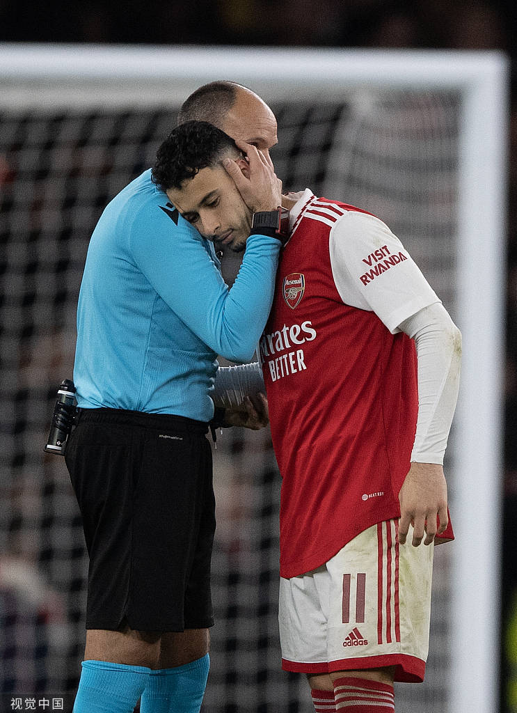 开云体育官网-阿森纳训练开放日，今晨再遭质疑引欢呼，欧联在即，医务组通报恢复的简单介绍