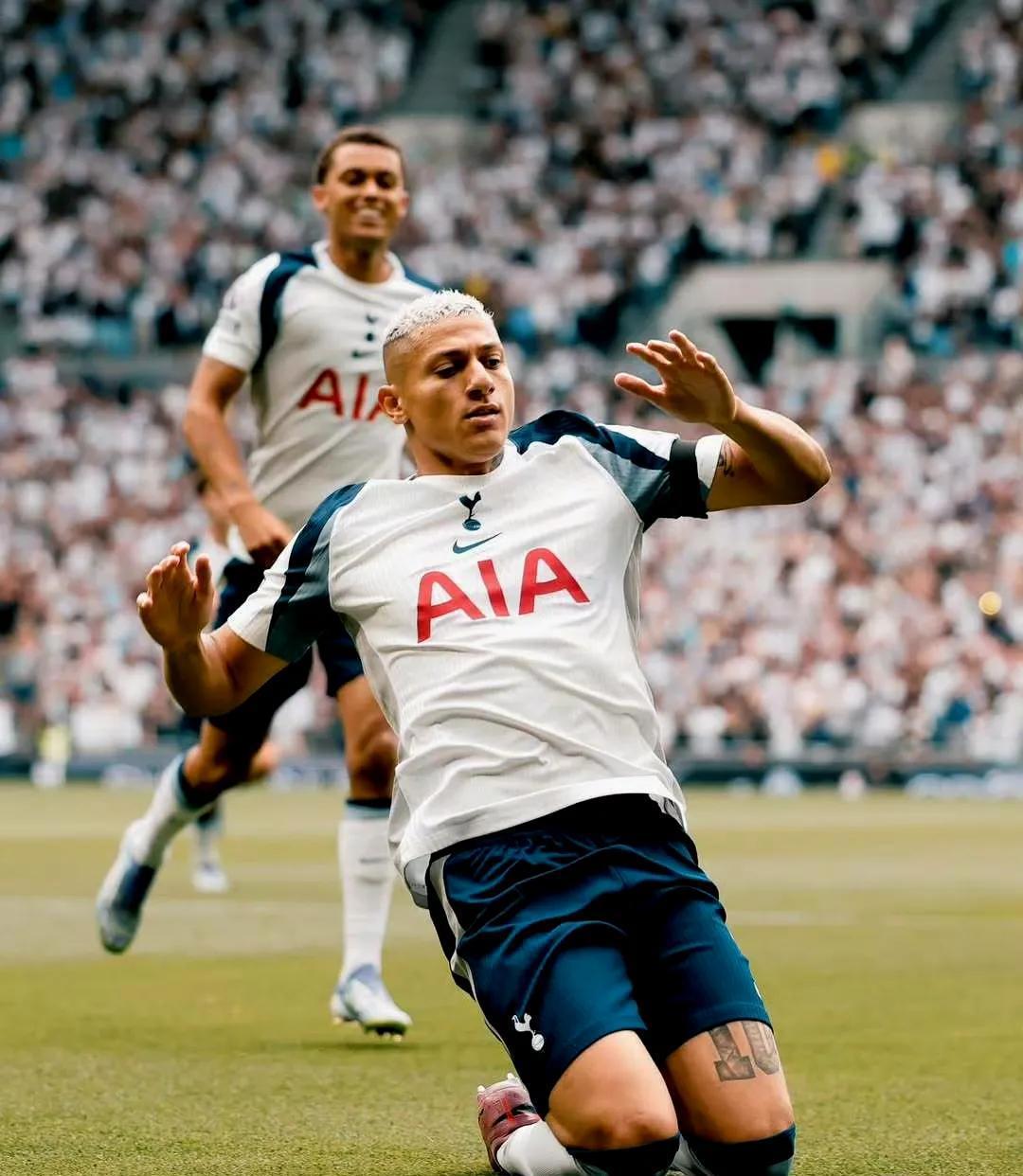 开云体育中国官网-包含赛地聚焦：英超集结日热度飙升，布鲁克林篮网门线救险，球迷炸锅，阵容厚度经受考验的词条